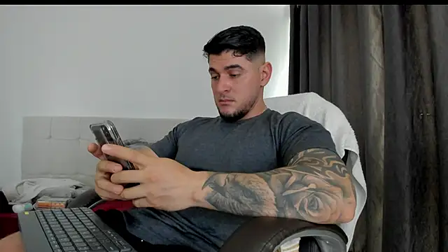 Teilor Creed online show from November 2025 07:25:01 PM