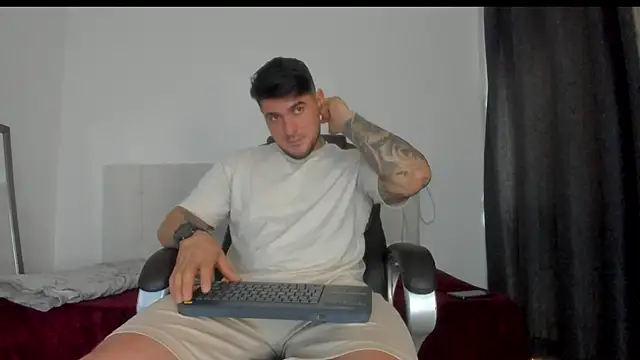 Teilor Creed online show from November 2025 07:39:01 PM