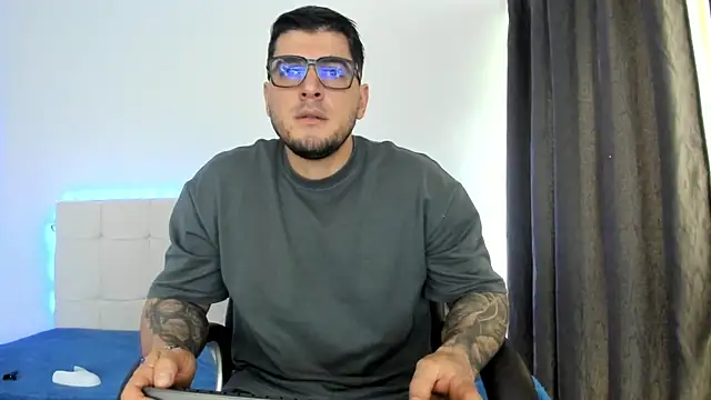 Teilor Creed online show from December 2025 08:14:01 PM