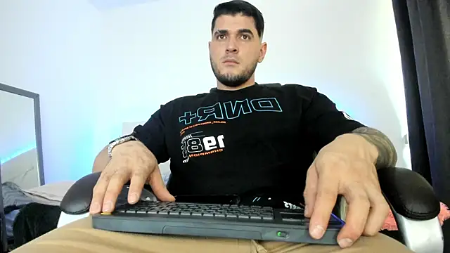 Teilor Creed online show from December 2025 07:06:01 PM