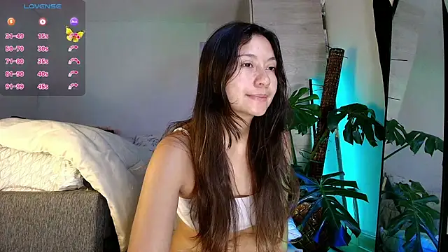 Snapshot of HelennaMoon_ chatting on June 2026 02:44:02 PM HelennaMoon online show from June 2026 02:44:02 PM