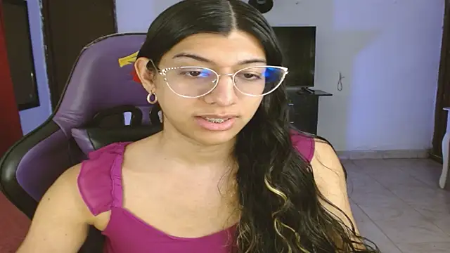 engielphoenis14 online show from March 2026 11:00:01 PM