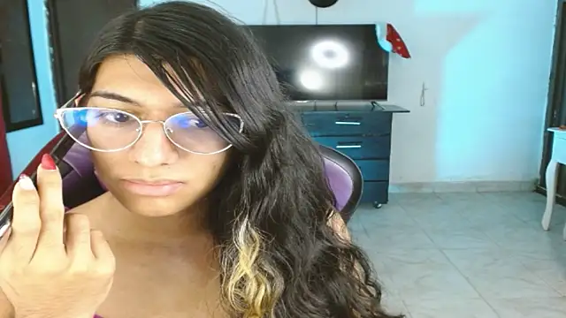 engielphoenis14 online show from December 2025 09:42:02 PM