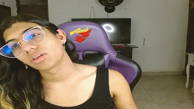 engielphoenis14 online show from December 2025 10:10:01 PM