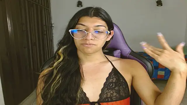 engielphoenis14 online show from October 2025 09:25:02 PM
