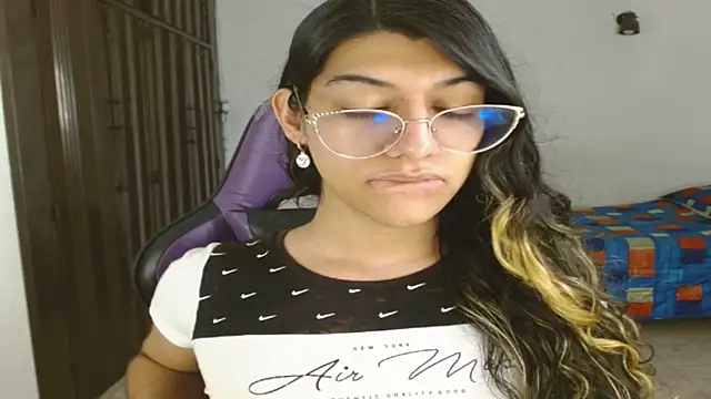 engielphoenis14 online show from October 2025 10:43:02 PM