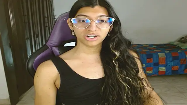 engielphoenis14 online show from November 2025 12:11:02 AM