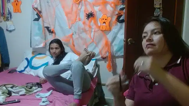 Snapshot of clayre_and_jill chatting on October 2025 02:32:01 AM clayre and jill online show from October 2025 02:32:01 AM