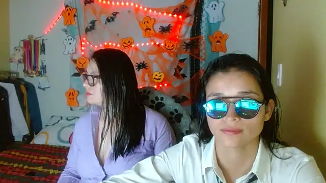 Snapshot of clayre_and_jill chatting on October 2025 04:55:02 AM clayre and jill online show from October 2025 04:55:02 AM