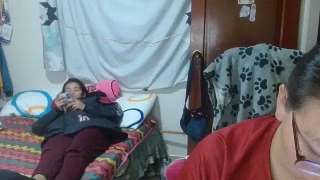 Snapshot of clayre_and_jill chatting on November 2025 02:16:01 AM clayre and jill online show from November 2025 02:16:01 AM