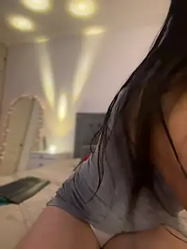 Snapshot of alessandra-a chatting on December 2025 04:14:01 AM alessandra-a online show from December 2025 04:14:01 AM