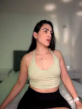 alessandra-a online show from May 2026 11:00:02 PM