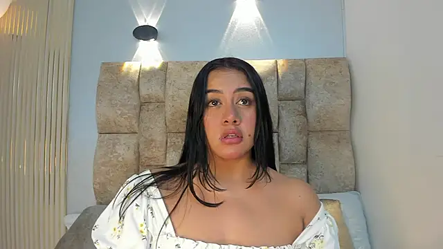 amatista  smith online show from October 2025 01:56:01 PM