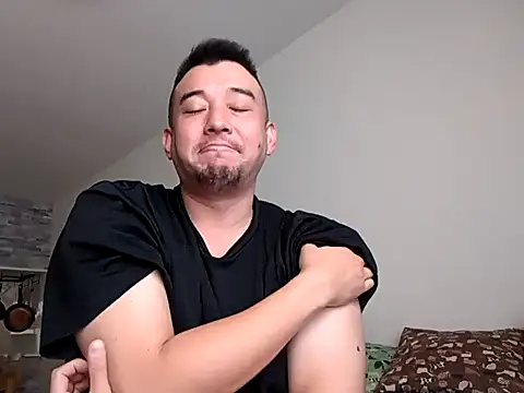 Snapshot of KOUHEY2023 chatting on November 2025 12:55:02 AM KOUHEY2023 online show from November 2025 12:55:02 AM