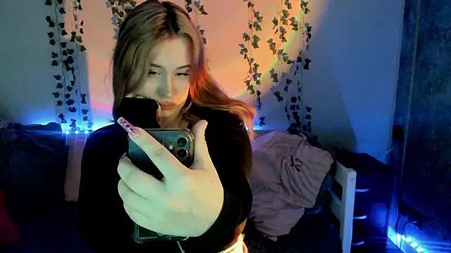 Emily Gin online show from February 2025 05:24:01 AM
