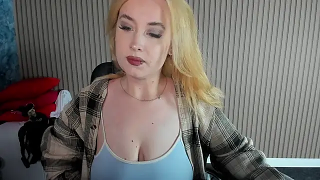 Emily Gin online show from October 2025 10:02:02 AM