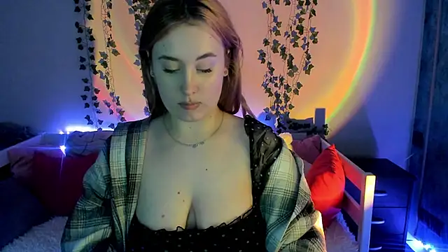 Emily Gin online show from March 2025 05:41:02 AM