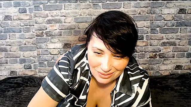 moly rushh online show from April 2026 11:17:02 AM