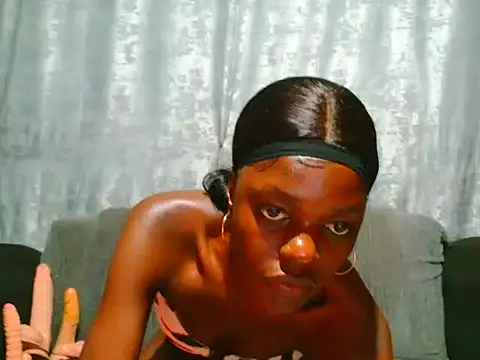 Snapshot of VANESAAMBER23 chatting on November 2025 09:15:04 PM VANESAAMBER23 online show from November 2025 09:15:04 PM