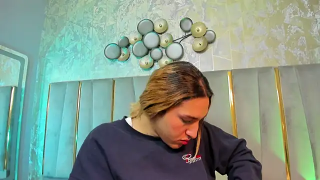 TomLondon  online show from February 2026 02:12:02 PM