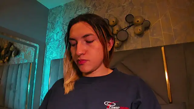 TomLondon  online show from February 2026 12:51:02 PM