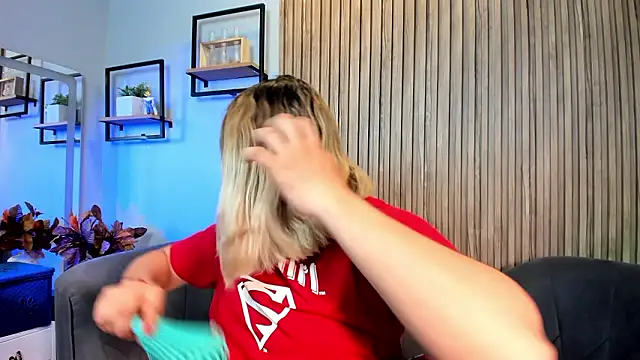 TomLondon  online show from February 2026 06:48:02 PM