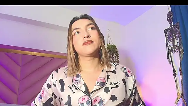 TomLondon  online show from November 2025 12:21:01 PM