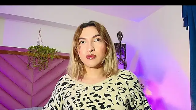 TomLondon  online show from October 2025 12:06:01 PM