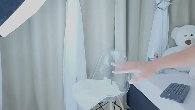 sorafire online show from November 2025 04:21:01 PM