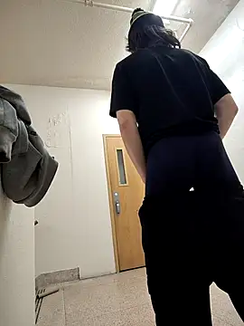 Lilsmokeshow017 online show from November 2025 02:49:02 AM