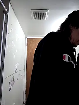 Lilsmokeshow017 online show from October 2025 06:40:01 PM