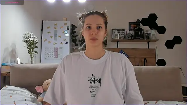 Girl alone home online show from October 2025 03:11:01 PM