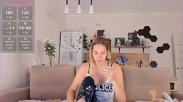 Snapshot of Girl_alone_home chatting on October 2025 02:46:01 AM Girl alone home online show from October 2025 02:46:01 AM
