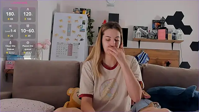 Girl alone home online show from November 2025 03:51:01 AM