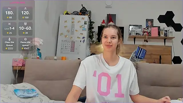 Girl alone home online show from January 2026 03:45:01 AM