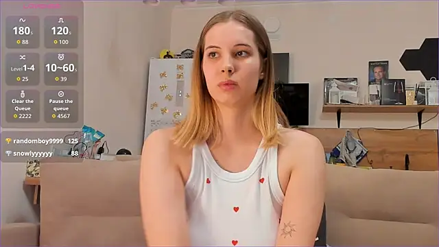 Girl alone home online show from April 2026 04:24:02 PM