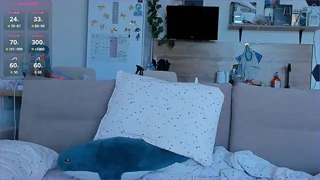 Snapshot of Girl_alone_home chatting on May 2026 04:50:01 AM Girl alone home online show from May 2026 04:50:01 AM