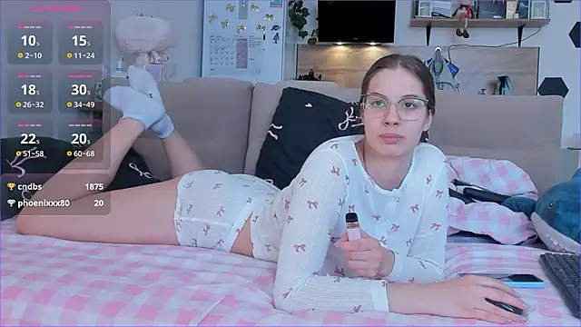 Girl alone home online show from March 2026 04:08:02 AM