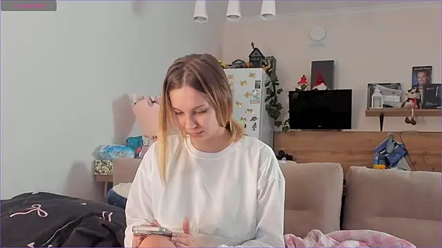 Girl alone home online show from March 2026 03:45:01 PM