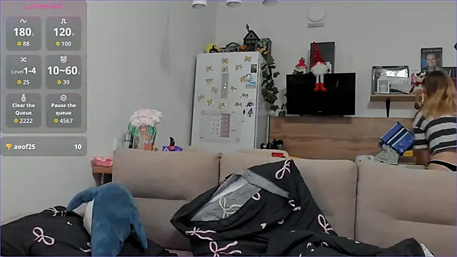 Girl alone home online show from February 2026 03:52:01 PM