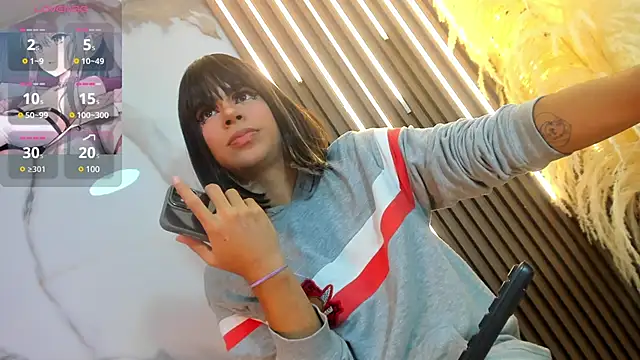 Tiff Valentine online show from March 2025 09:46:02 PM