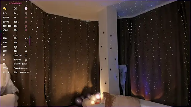 NaokoStifel online show from October 2025 01:17:01 AM