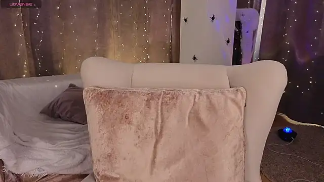 NaokoStifel online show from October 2025 02:32:02 AM