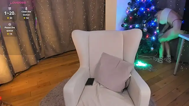 NaokoStifel online show from November 2025 01:06:01 AM