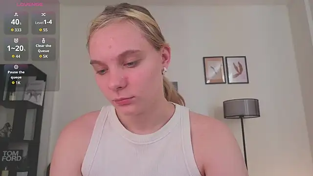 Snapshot of NaokoStifel chatting on June 2026 01:05:02 AM NaokoStifel online show from June 2026 01:05:02 AM