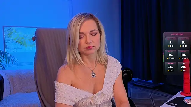 Snapshot of Gloria_Lovely chatting on July 2026 11:40:02 AM Gloria Lovely online show from July 2026 11:40:02 AM