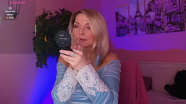 Gloria Lovely online show from March 2026 10:59:01 AM