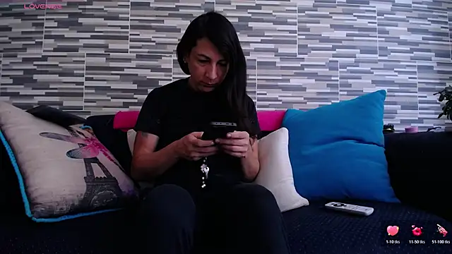 Snapshot of VioletaGomezCo chatting on May 2026 01:09:01 PM VioletaGomezCo online show from May 2026 01:09:01 PM