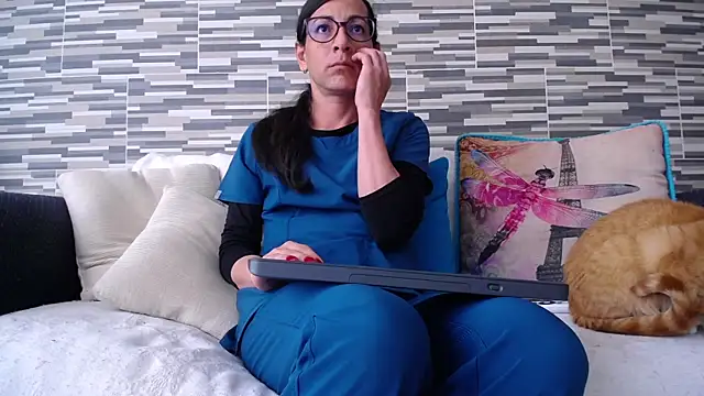 VioletaGomezCo online show from November 2025 04:44:01 PM