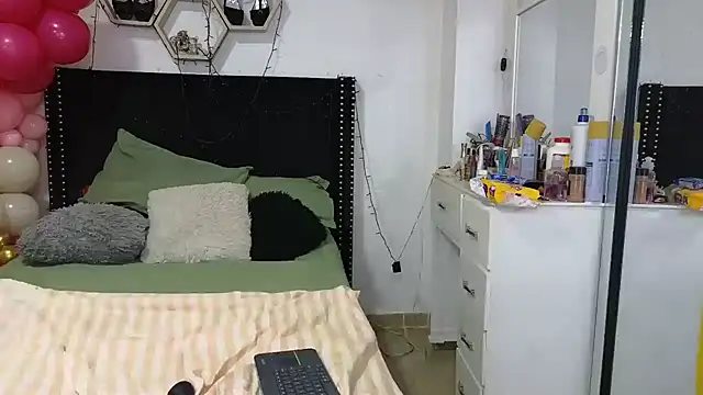 charlotte 077 online show from February 2026 03:15:01 AM